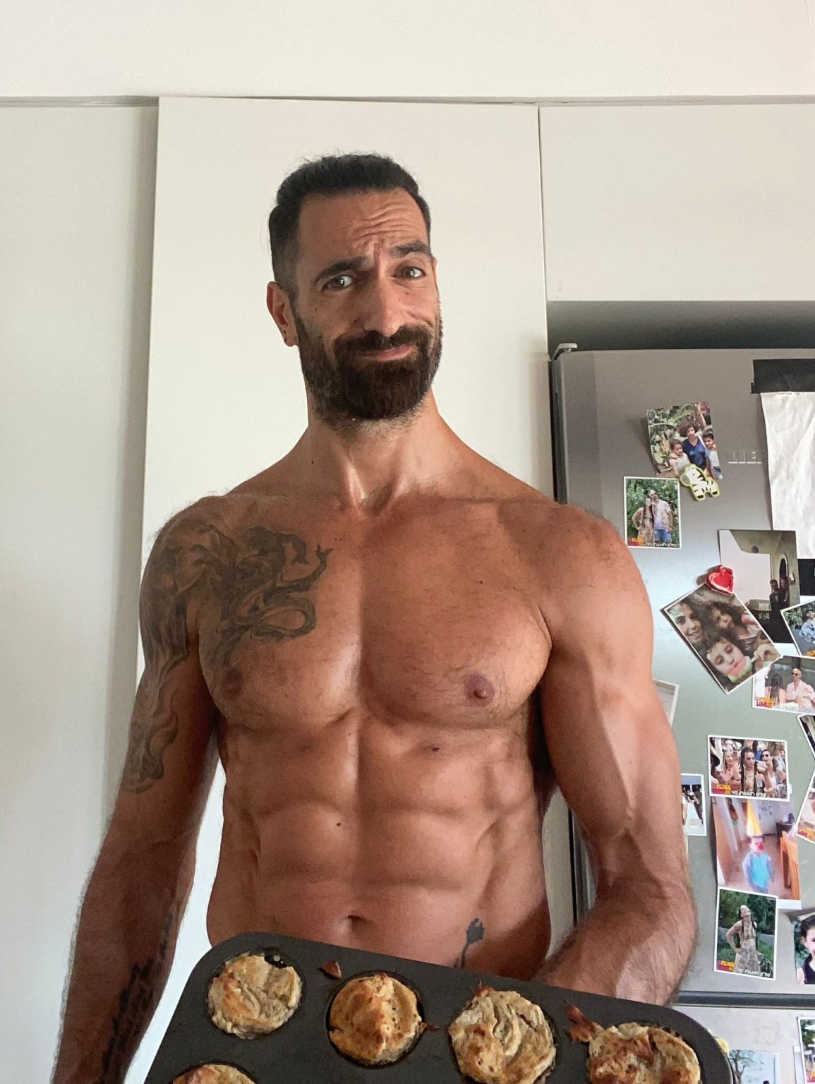 . סמואל פלקון והדרך שנולדה מתוך החיים עצמם